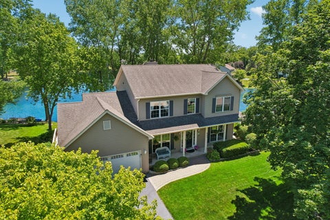 Photo of 605 Tulip Circle, Island Lake, IL 60042 (MLS # 12669627)