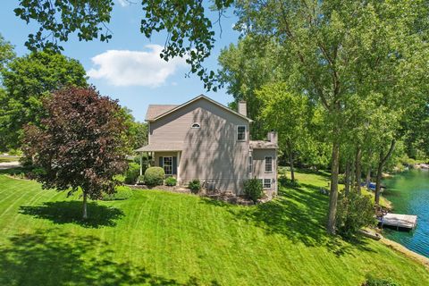 Tiny photo for 605 Tulip Circle, Island Lake, IL 60042 (MLS # 12669627)