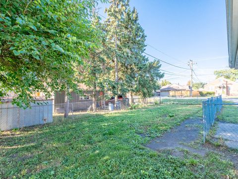 Tiny photo for 225 N Spruce Avenue, Bensenville, IL 60106 (MLS # 12480250)