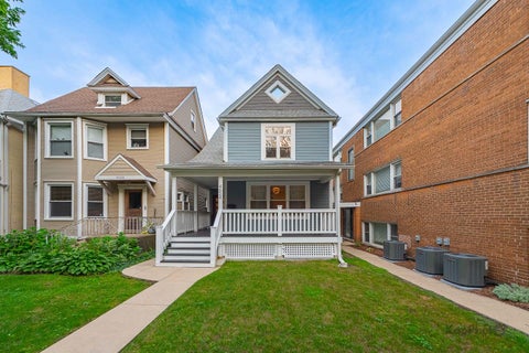 Photo of 4624 N Winchester Avenue, Chicago, IL 60640 (MLS # 12725383)