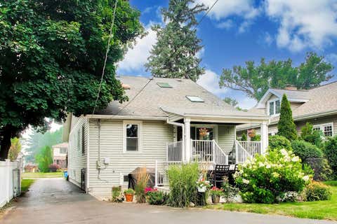Tiny photo for 124 E Grantley Avenue, Elmhurst, IL 60126 (MLS # 12704527)