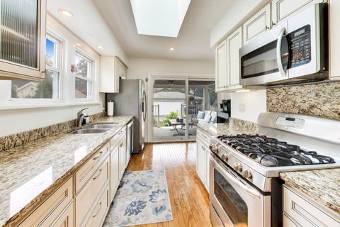 Tiny photo for 124 E Grantley Avenue, Elmhurst, IL 60126 (MLS # 12704527)