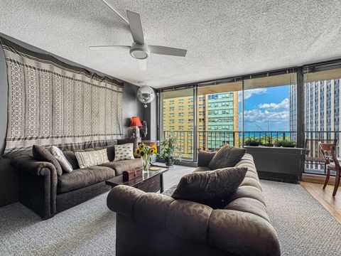 Tiny photo for 3150 N Sheridan Road #10B, Chicago, IL 60657 (MLS # 12457826)