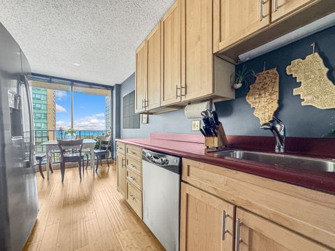 Tiny photo for 3150 N Sheridan Road #10B, Chicago, IL 60657 (MLS # 12457826)
