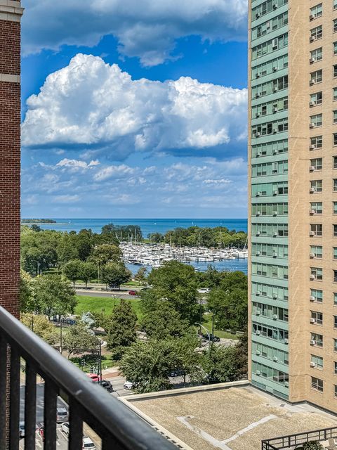 Tiny photo for 3150 N Sheridan Road #10B, Chicago, IL 60657 (MLS # 12457826)