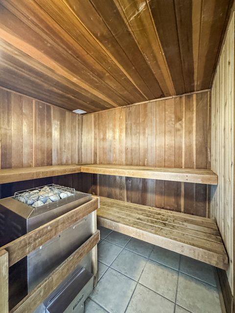 Tiny photo for 3150 N Sheridan Road #10B, Chicago, IL 60657 (MLS # 12457826)