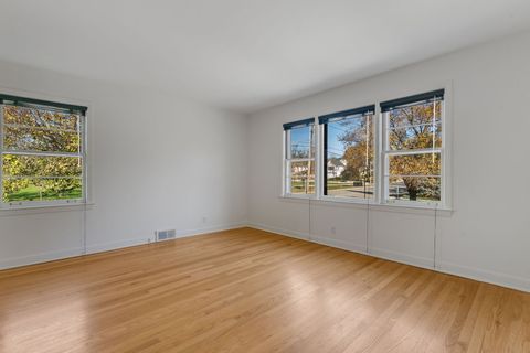 Tiny photo for 4700 Central Avenue, Western Springs, IL 60558 (MLS # 12603602)