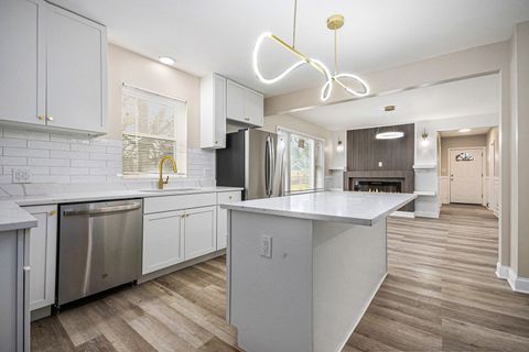 Tiny photo for 26 E 157th Street, South Holland, IL 60473 (MLS # 12617969)