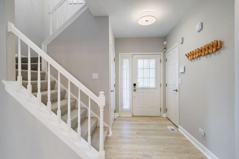 Tiny photo for 537 W Parkside Drive, Palatine, IL 60067 (MLS # 12615041)