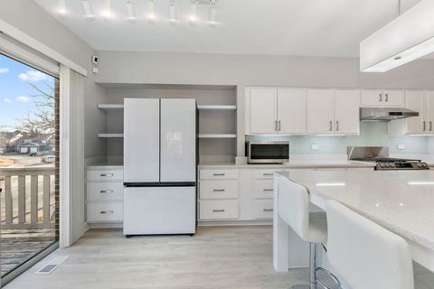 Tiny photo for 537 W Parkside Drive, Palatine, IL 60067 (MLS # 12615041)