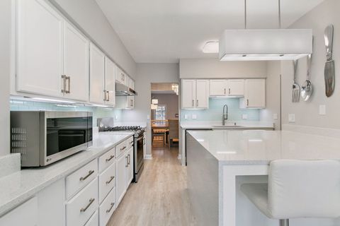 Tiny photo for 537 W Parkside Drive, Palatine, IL 60067 (MLS # 12615041)