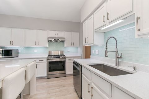 Tiny photo for 537 W Parkside Drive, Palatine, IL 60067 (MLS # 12615041)