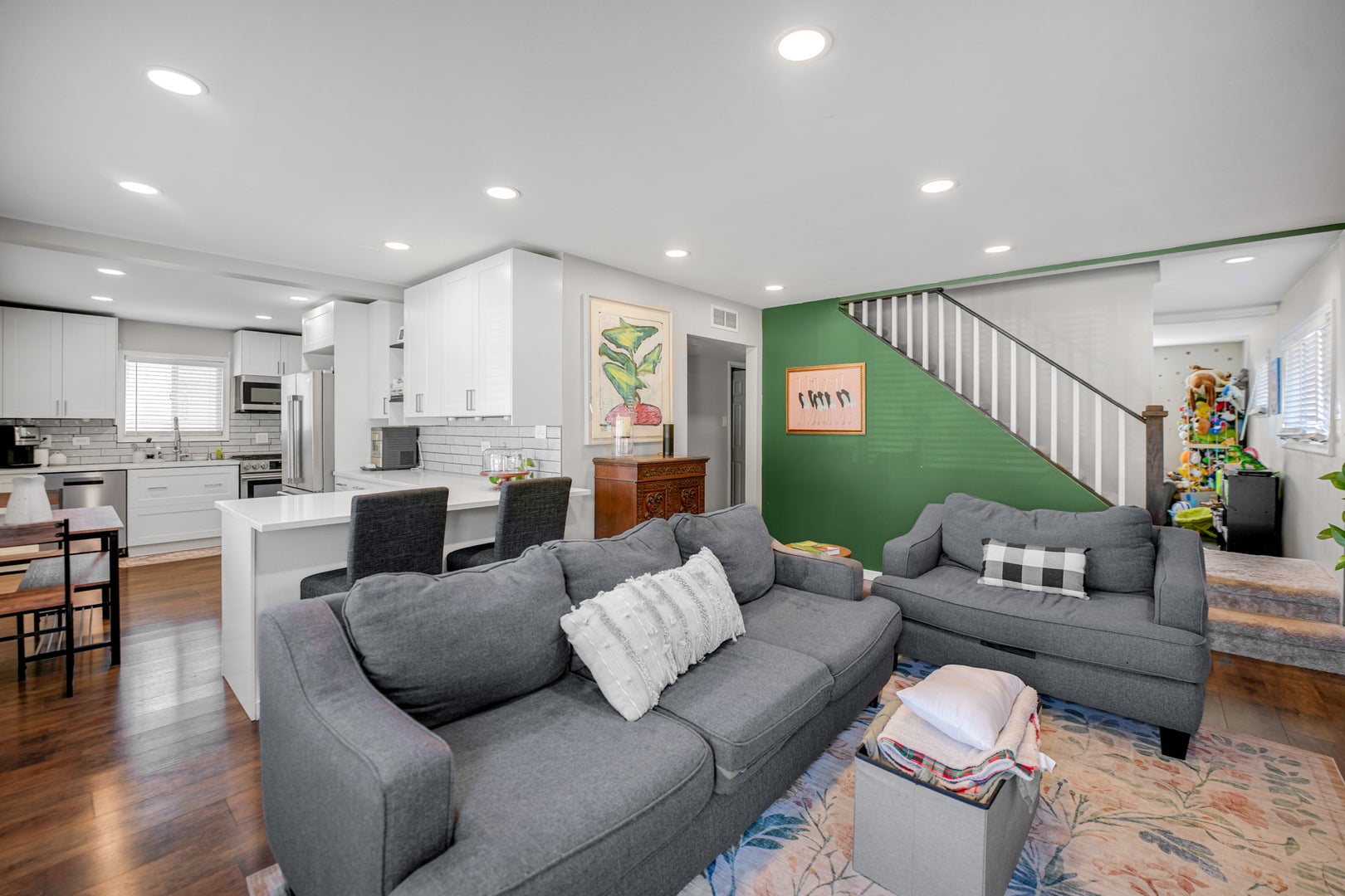 1436 Hirsch Avenue