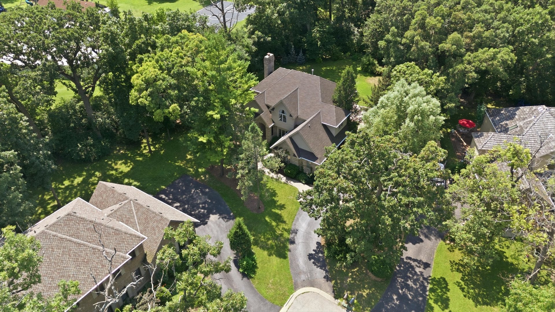 2523 Forest Court