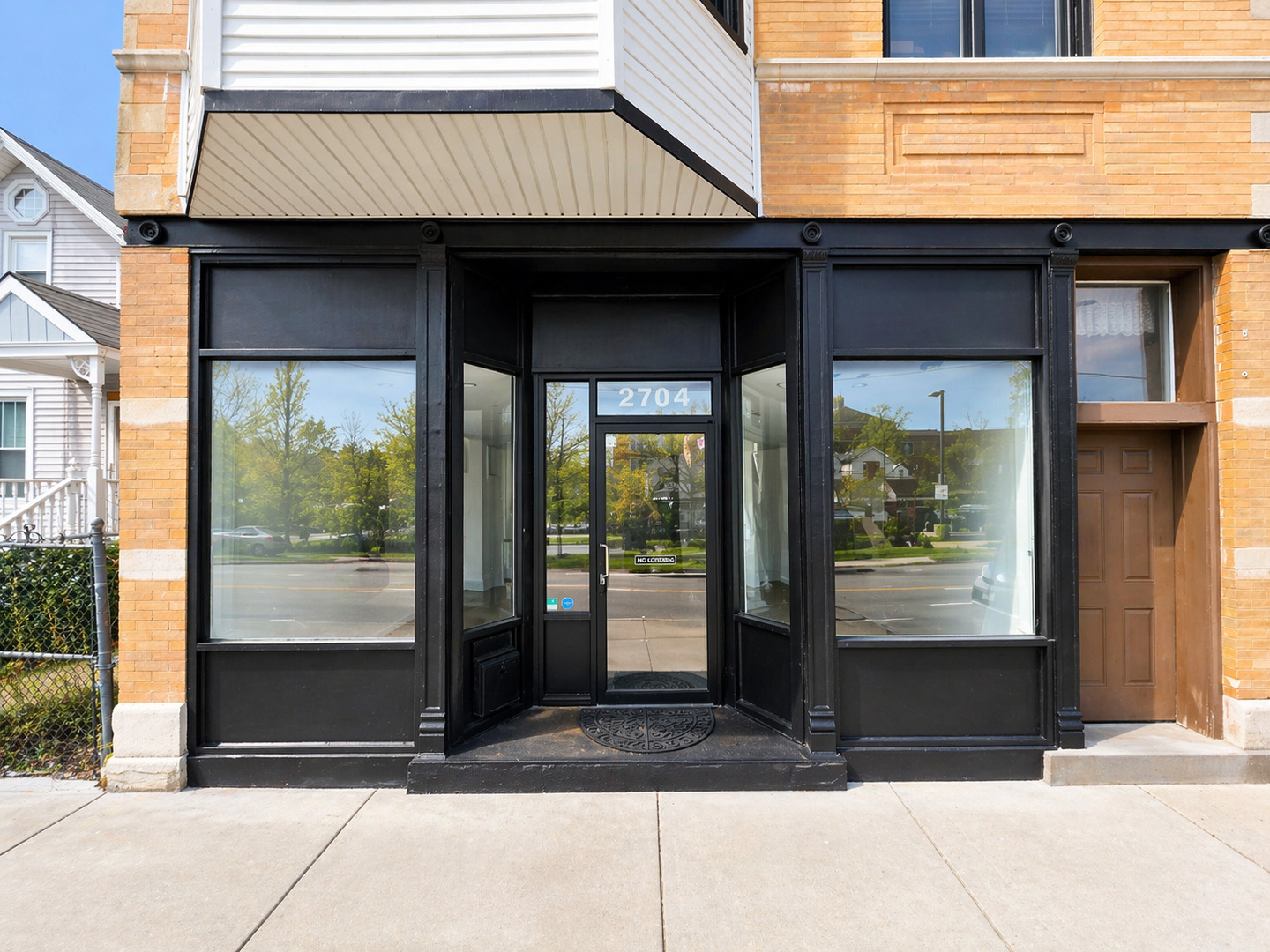 2704 N CALIFORNIA Avenue 1F