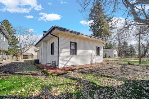 Tiny photo for 27W726 Central Avenue, Warrenville, IL 60555 (MLS # 12581060)