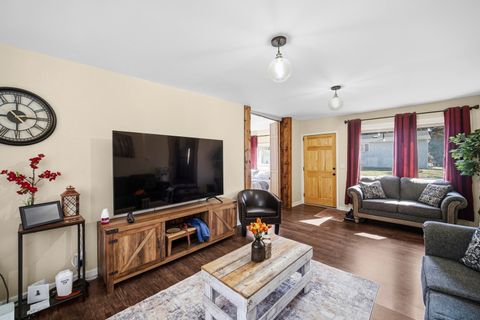 Tiny photo for 27W726 Central Avenue, Warrenville, IL 60555 (MLS # 12581060)