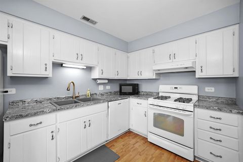 Tiny photo for 15623 Gardenview Court #3C, Orland Park, IL 60462 (MLS # 12534947)