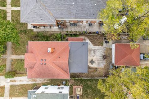 Tiny photo for 1014 N Prairie Street, Bloomington, IL 61701 (MLS # 12503931)