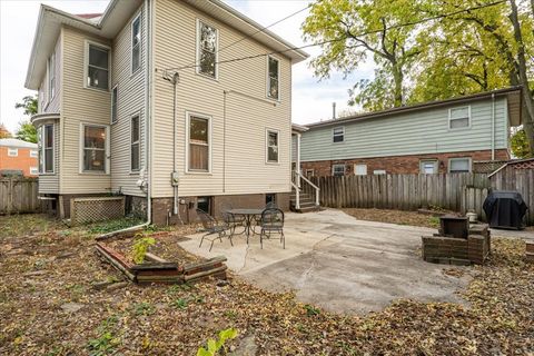 Tiny photo for 1014 N Prairie Street, Bloomington, IL 61701 (MLS # 12503931)