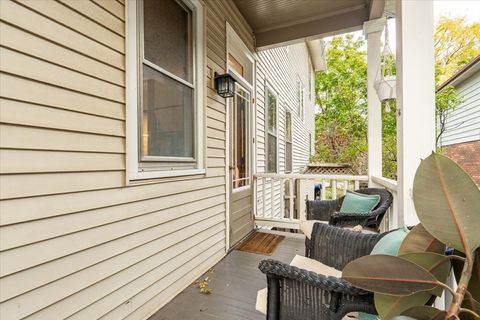 Tiny photo for 1014 N Prairie Street, Bloomington, IL 61701 (MLS # 12503931)