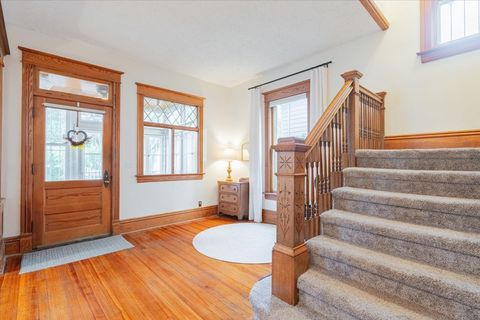 Tiny photo for 1014 N Prairie Street, Bloomington, IL 61701 (MLS # 12503931)