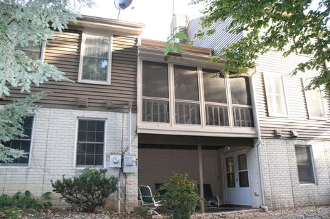 Tiny photo for 7 Thornwood Court #7, Moline, IL 61265 (MLS # 12789534)