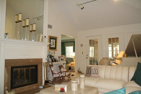 Tiny photo for 7 Thornwood Court #7, Moline, IL 61265 (MLS # 12789534)