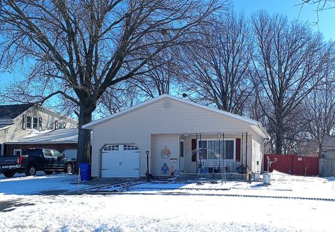 Photo of 446 Dwight Street, Kewanee, IL 61443 (MLS # 12596803)