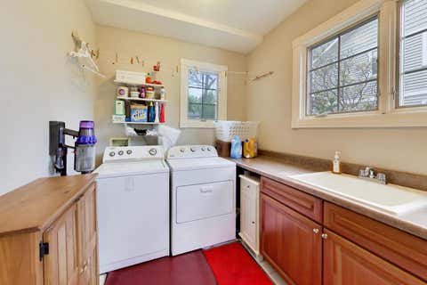 Tiny photo for 327 S Knight Avenue, Park Ridge, IL 60068 (MLS # 12636148)