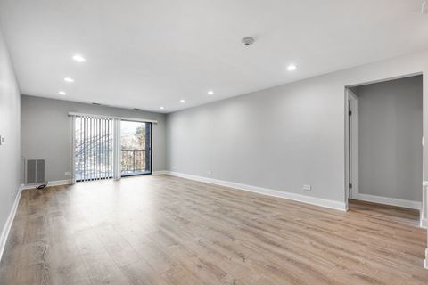 Tiny photo for 2050 Valencia Drive #300C, Northbrook, IL 60062 (MLS # 12556294)