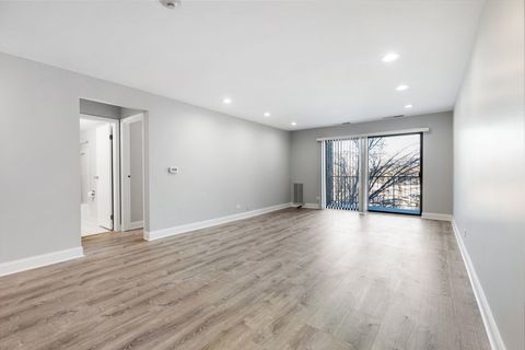 Tiny photo for 2050 Valencia Drive #300C, Northbrook, IL 60062 (MLS # 12556294)