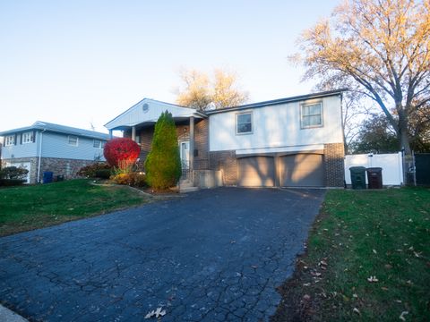 Tiny photo for 18051 Los Angeles Avenue, Homewood, IL 60430 (MLS # 12521109)