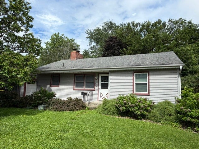 32 University Court