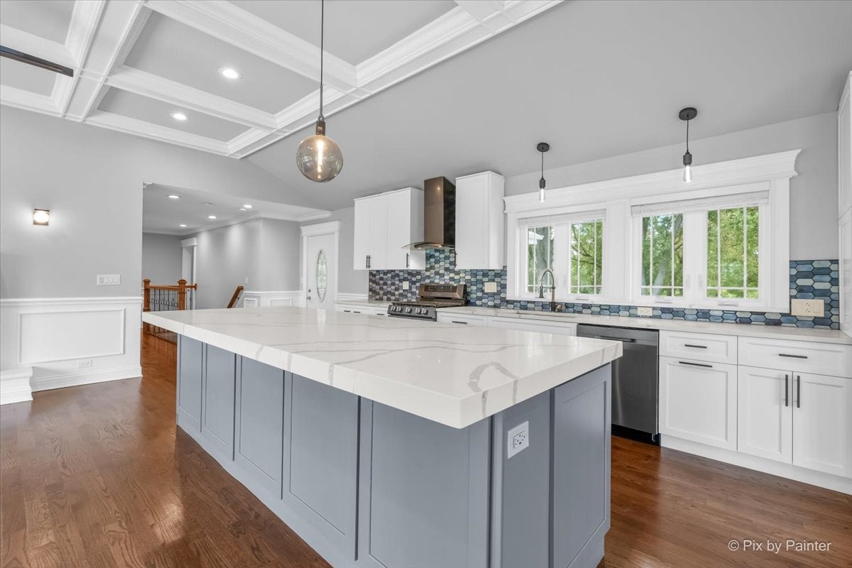 506 Lakepoint Drive