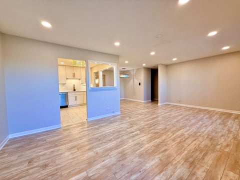 Tiny photo for 9355 Landings Lane #503, Des Plaines, IL 60016 (MLS # 12775919)