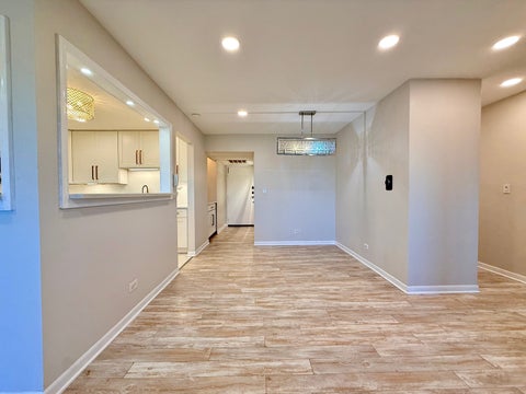 Tiny photo for 9355 Landings Lane #503, Des Plaines, IL 60016 (MLS # 12775919)