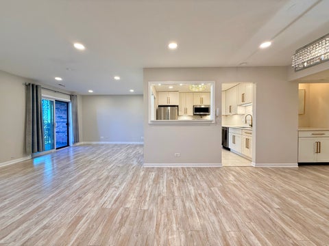 Tiny photo for 9355 Landings Lane #503, Des Plaines, IL 60016 (MLS # 12775919)