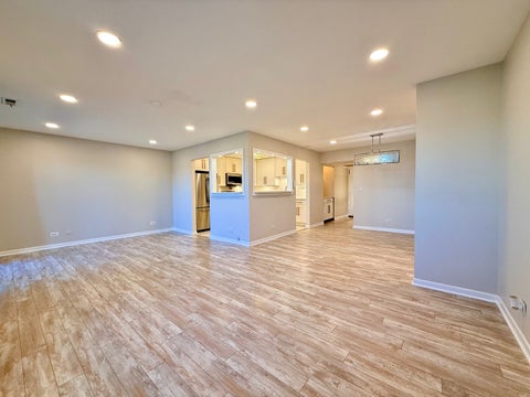 Tiny photo for 9355 Landings Lane #503, Des Plaines, IL 60016 (MLS # 12775919)
