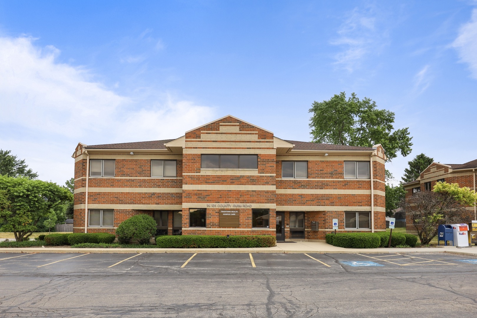 1N131 County Farm Road