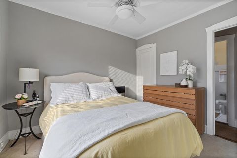 Tiny photo for 594 Sheridan Square #3, Evanston, IL 60202 (MLS # 12502349)