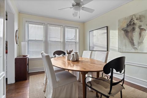 Tiny photo for 594 Sheridan Square #3, Evanston, IL 60202 (MLS # 12502349)