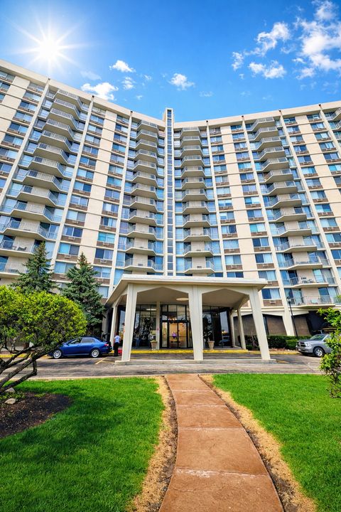 Photo of 40 N Tower Road #6G, Oak Brook, IL 60523 (MLS # 12620856)