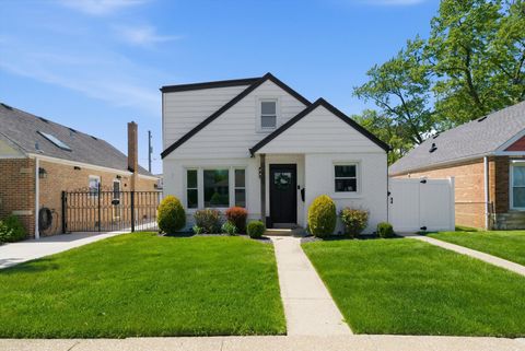 Photo of 5204 S Oak Park Avenue, Chicago, IL 60638 (MLS # 12633930)