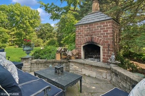 Tiny photo for 300 E Euclid Avenue, Arlington Heights, IL 60004 (MLS # 12721208)