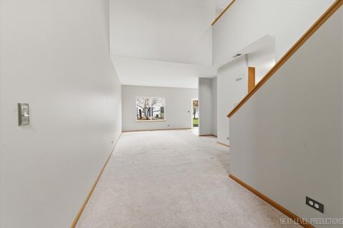 Tiny photo for 305 Thornwood Way #C, South Elgin, IL 60177 (MLS # 12595353)