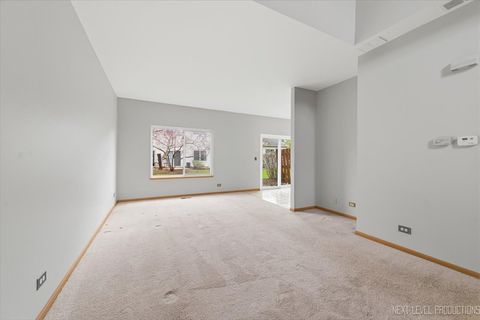 Tiny photo for 305 Thornwood Way #C, South Elgin, IL 60177 (MLS # 12595353)