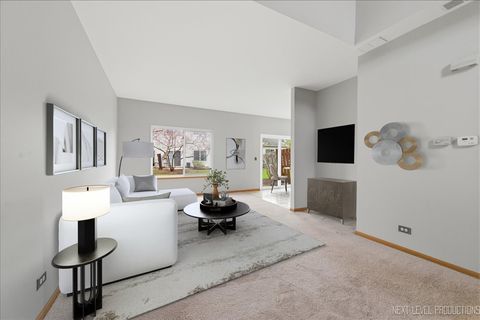 Tiny photo for 305 Thornwood Way #C, South Elgin, IL 60177 (MLS # 12595353)