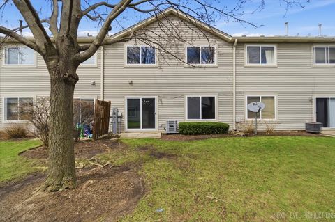 Tiny photo for 305 Thornwood Way #C, South Elgin, IL 60177 (MLS # 12595353)