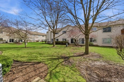 Tiny photo for 305 Thornwood Way #C, South Elgin, IL 60177 (MLS # 12595353)